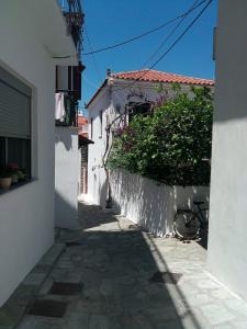 Gallery image of Louloudi, charming townhouse in Skiathos Town