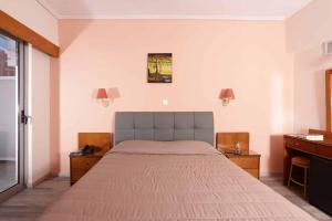 Gallery image of Xenophon Hotel in Athens