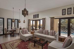 Aldhafra Resort, Vignette Collection by IHG的休息区