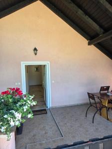 Patio nebo venkovní prostory v ubytování Apartman & Sobe Orhideja