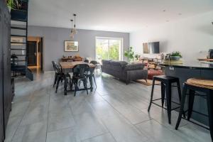 Et opholdsområde på Les lauriers - 3 bedrooms, hyper-centre and pool