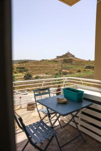 Ban công/sân hiên tại Cosy 3BR Apt with private Terrace & Wifi in Gozo by 360 Estates