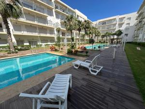 Bassein majutusasutuses Cosy and stylish Condo in Bouznika või selle lähedal