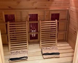 Fotografie z fotogalerie ubytování Gîte "C'est mon Daim" - 4 personnes - jacuzzi et sauna v destinaci Fauvillers