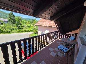 Balkón nebo terasa v ubytování Apartman & Sobe Orhideja