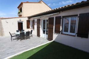 Budova, kde se prázdninový dům nachází