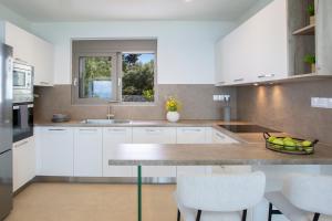 Gallery image of Ilania Luxury Villas in Tsoukaladhes +42 photos