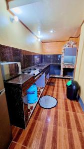 Dapur atau dapur kecil di Villa RN 3 Private Hotspring Resort - Calamba Laguna +27 gambar