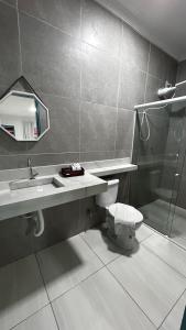 Koupelna v ubytování Pousada Villa Mar Porto - Em frente as piscinas naturais + 34 fotografií