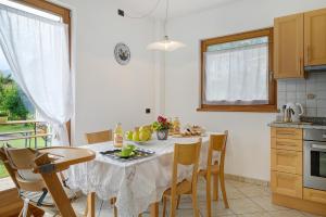 Foto dalla galleria di Agritur La Crucola - Chalet a Flavon