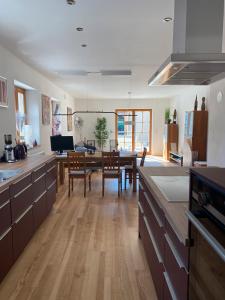 Fotografie z fotogalerie ubytování Ferienwohnung Wein v destinaci Holzheim am Forst