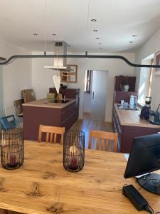 Fotografie z fotogalerie ubytování Ferienwohnung Wein v destinaci Holzheim am Forst