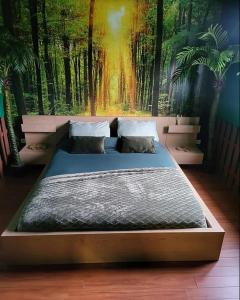 Ένα ή περισσότερα κρεβάτια σε δωμάτιο στο Coquéo Spa & Sauna Suite Paris Disneyland