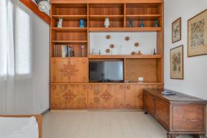 A kitchen or kitchenette at Villa Montecristo