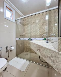 Bilik mandi di Hotel Pequeno Bosque