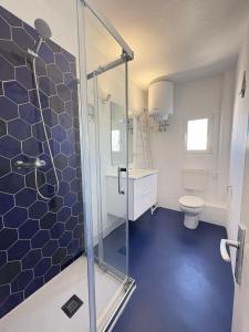 Kúpeľňa v ubytovaní Apartamentos Formentera Copacabana 28