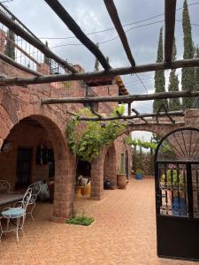 Balkoni atau teres di Beautiful peaceful haven with free breakfast