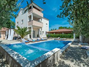 Bazén v ubytování Vila Ines near nature park Vrana nebo v jeho okolí