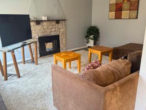 Χώρος καθιστικού στο Private Cul-de-Sac Oasis 4BR