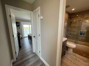 Ένα μπάνιο στο Ventnor Villa: On the Bay, 3 Blocks from Beach +53 φωτογραφίες