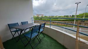 Balkón nebo terasa v ubytování Francheville - balcon - parking - wifi