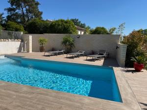 Πισίνα στο ή κοντά στο Logement avec piscine et parking +11 φωτογραφίες