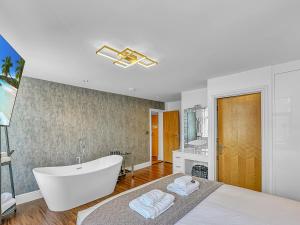 Koupelna v ubytování Granada Apartments Berkeley + 210 fotografií