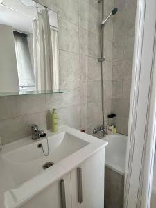 Ένα μπάνιο στο Apartamento Avenida de la Mar