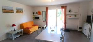 Photo de la galerie de l'établissement Villa Résidence Les Demeures du Ventoux - Vacancéole AUBIGNAN, à Aubignan