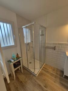 Koupelna v ubytování ma jolie maison , jardin privé , clim + 16 fotografií