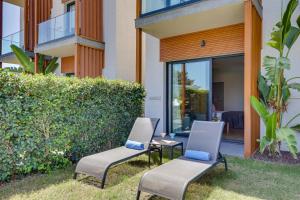 Um jardim em Celeste Bella Luxury Hotel & Spa