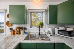 Foto dalla galleria di Little Dipper a Northport