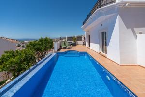 Hồ bơi trong/gần Villa Sea Breeze by Solset +24 ảnh