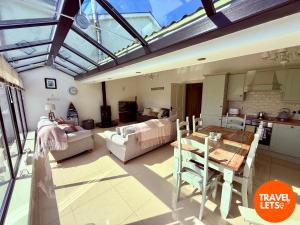 Area soggiorno di Atlantic View Retreat