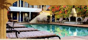 埃爾摩洛哥住宿加早餐旅館及spa中心游泳池或附近泳池