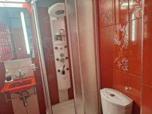 Koupelna v ubytování Rhodos City