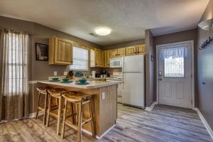 Η κουζίνα ή μικρή κουζίνα στο Shimmering Waters +35 φωτογραφίες