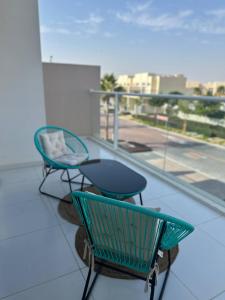 Μπαλκόνι ή βεράντα στο Chic 3br Villa Victoria, Kids Fun, Waterpark! Safe +31 φωτογραφίες