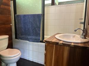 Ένα μπάνιο στο Delfín del Sendero