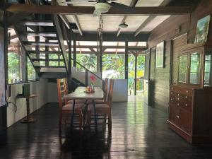 Φωτογραφία από το άλμπουμ του Delfín del Sendero σε Ballena