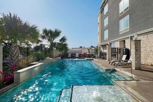 Bazén v ubytování SpringHill Suites by Marriott Austin Cedar Park nebo v jeho okolí