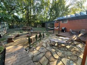 Κήπος έξω από το Martin Mill, Santa Fe Inspired Bungalow, 5 minutes to downtown