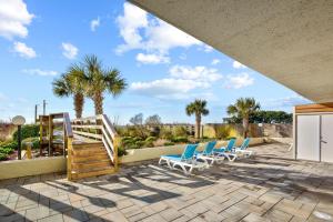 Φωτογραφία από το άλμπουμ του Oceanfront Waterpointe 1 Unit 806 3 bedroom 2 bath Balcony Pools σε North Myrtle Beach