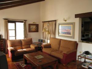 Posedenie v ubytovaní Holiday Home in Casares with Pool & Sea Views