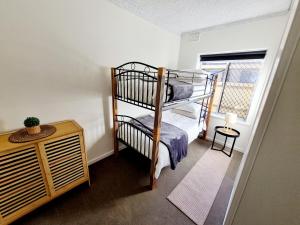 Ένα ή περισσότερα κρεβάτια σε δωμάτιο στο Underdale 2Bedroom unit Central Comfort