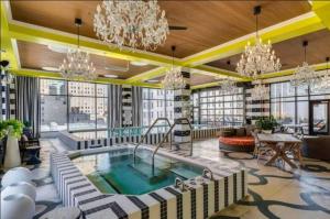 Kolam renang di atau di dekat CBD OTR 1BR Gym Pool Stadium View