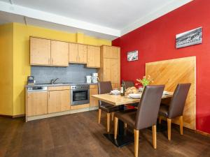 Η κουζίνα ή μικρή κουζίνα στο Schweizerhof Edelweiß