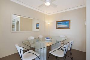 Φωτογραφία από το άλμπουμ του St Tropez 43 - 2 Bedroom Apartment with Pool σε The Entrance +6 φωτογραφίες