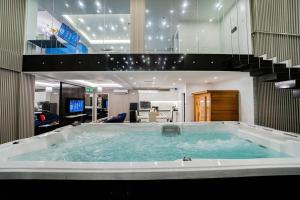 Fotografija u galeriji objekta Luks Lofts Hotel & Residences u gradu Batangas City