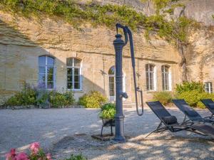 Κήπος έξω από το Maison troglodyte élégante avec spa, salle de jeux et jardin clos à Vouvray - FR-1-381-87